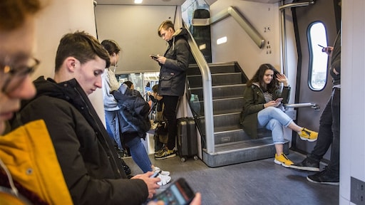 Vier op de vijf ouders willen socialmediaverbod tot 15 jaar: 'Drankkast zet je ook niet open'